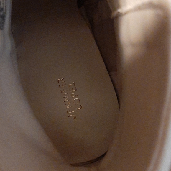 Booties - Picture 4 of 4